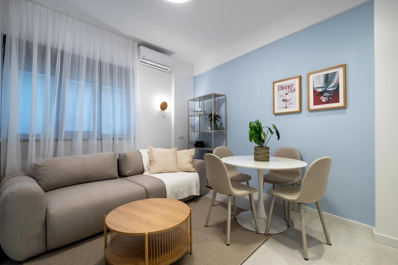 Perfect City Base Steps From Piata Universitatii