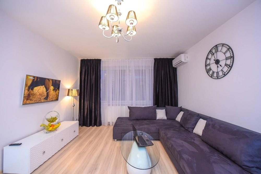 Privilege Apartment Two Bedrooms 5 Guests Cismigiu Gardens