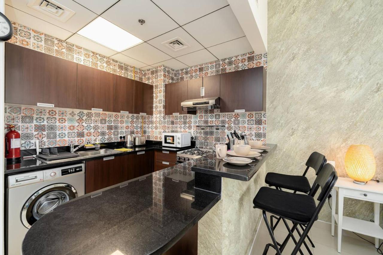 Luxury Studio - Golf Views - Sports City Dubai