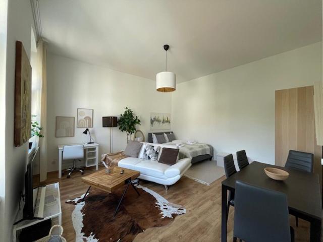 Bezauberndes Apartment Mit Altbauflair!