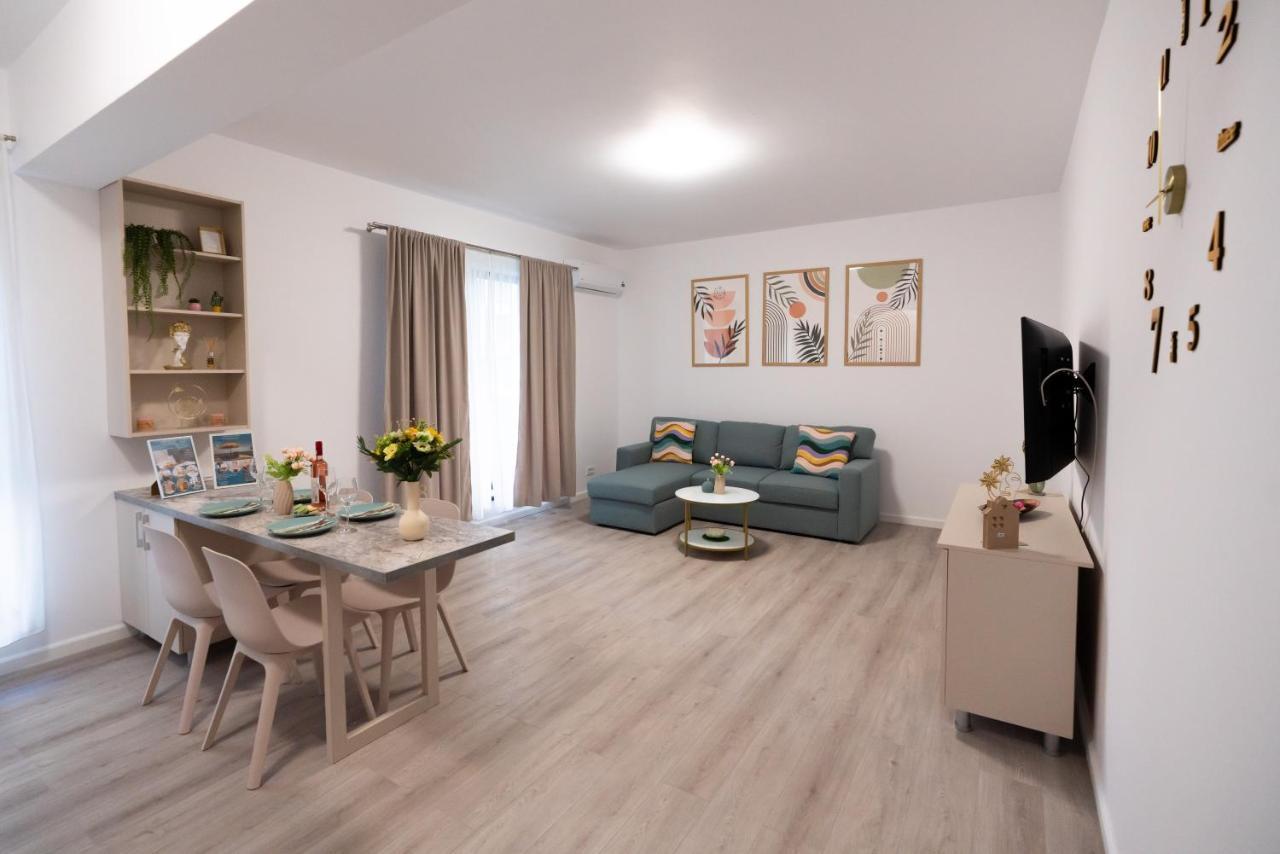 Soni Exclusive Apartments 1218 Plaza With Private Parking & Self Check-in