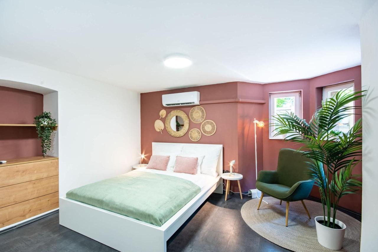 Central - Green - Stylish - Quiet Sleep