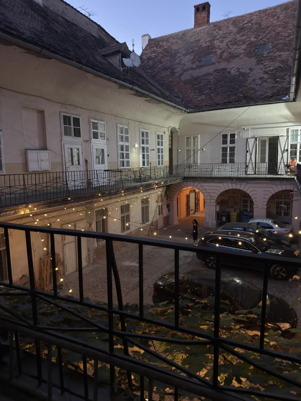 Sibiutiful Grand Square Studio