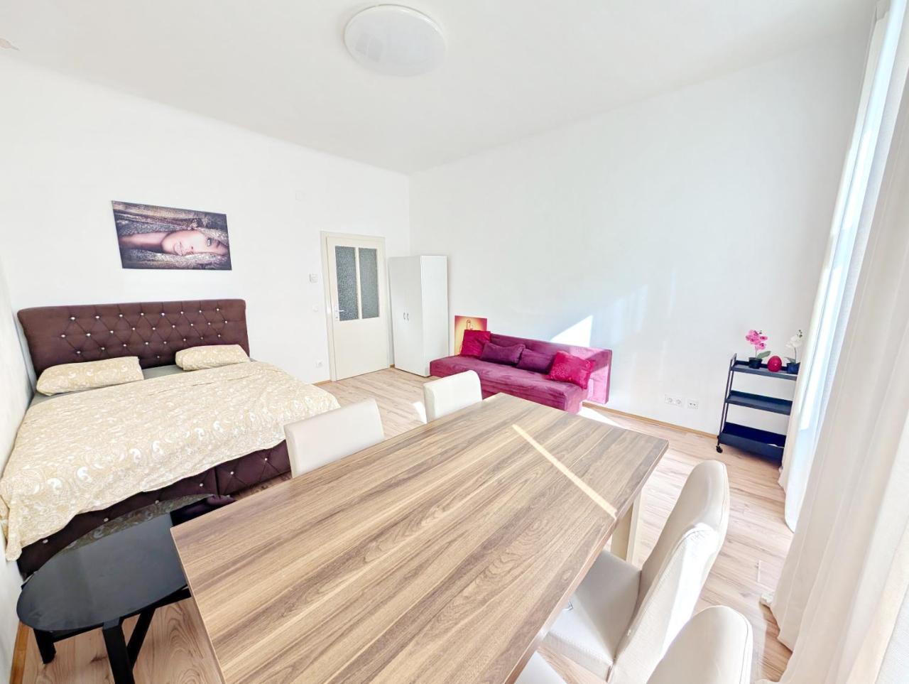 Charming Stay Close To Vienna Attractions Mz18