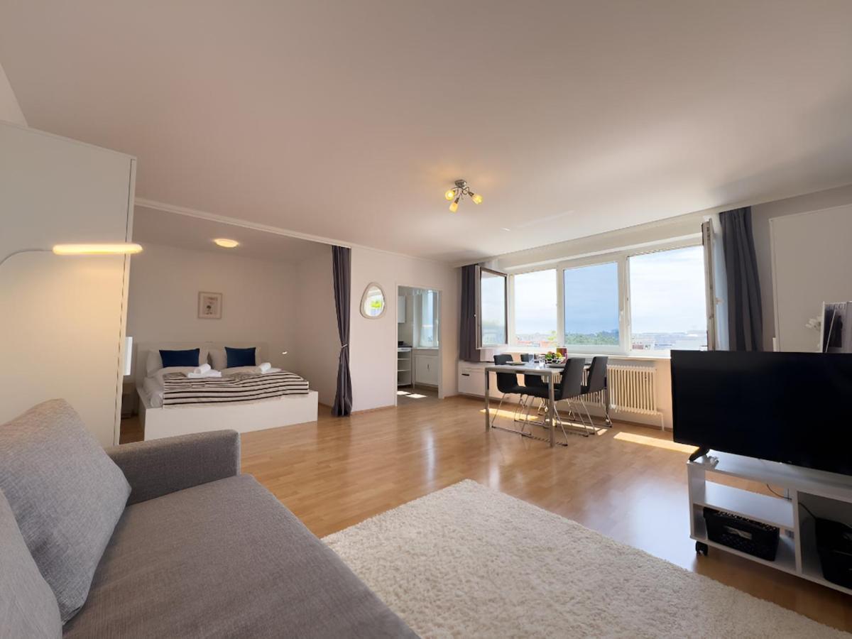 Avio, Sunny Side Studio, Ac, Smart Tv