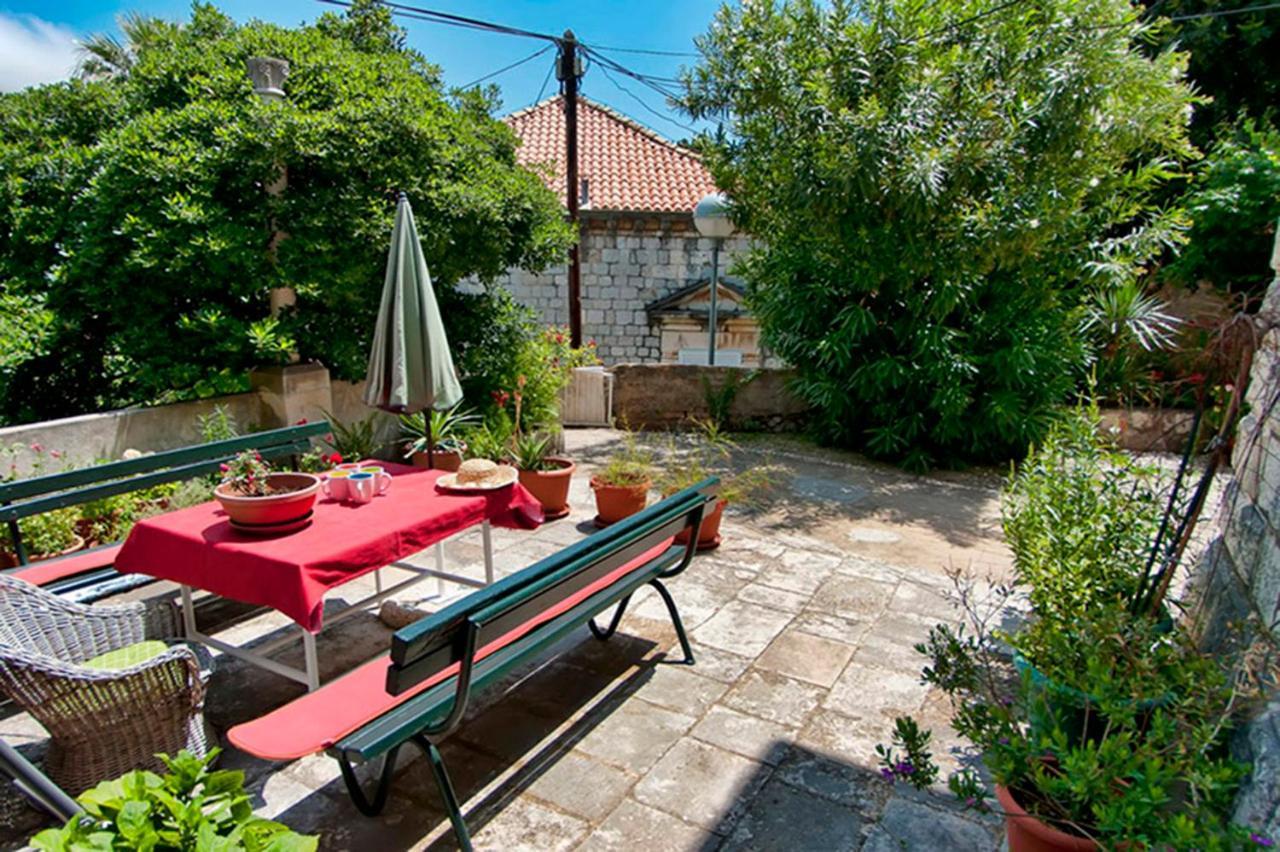 Apartment Gradac With Garden Next To Beach & Old Town