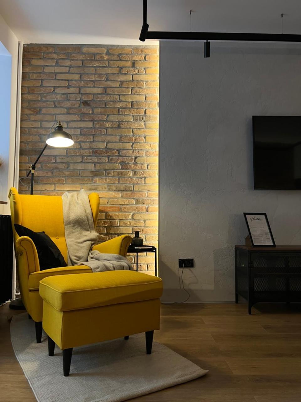 Noir & Honey, 10min Walk To City Center