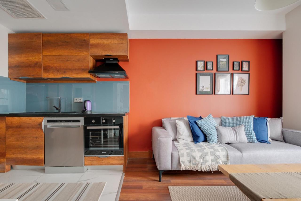 Ac Next To Bomontiada Residence Building