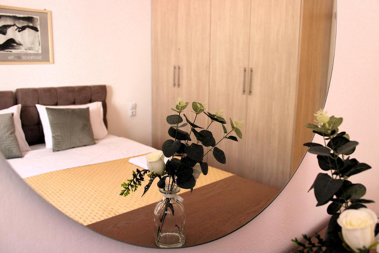 Pera Skopelos Mesa Sta Skalia