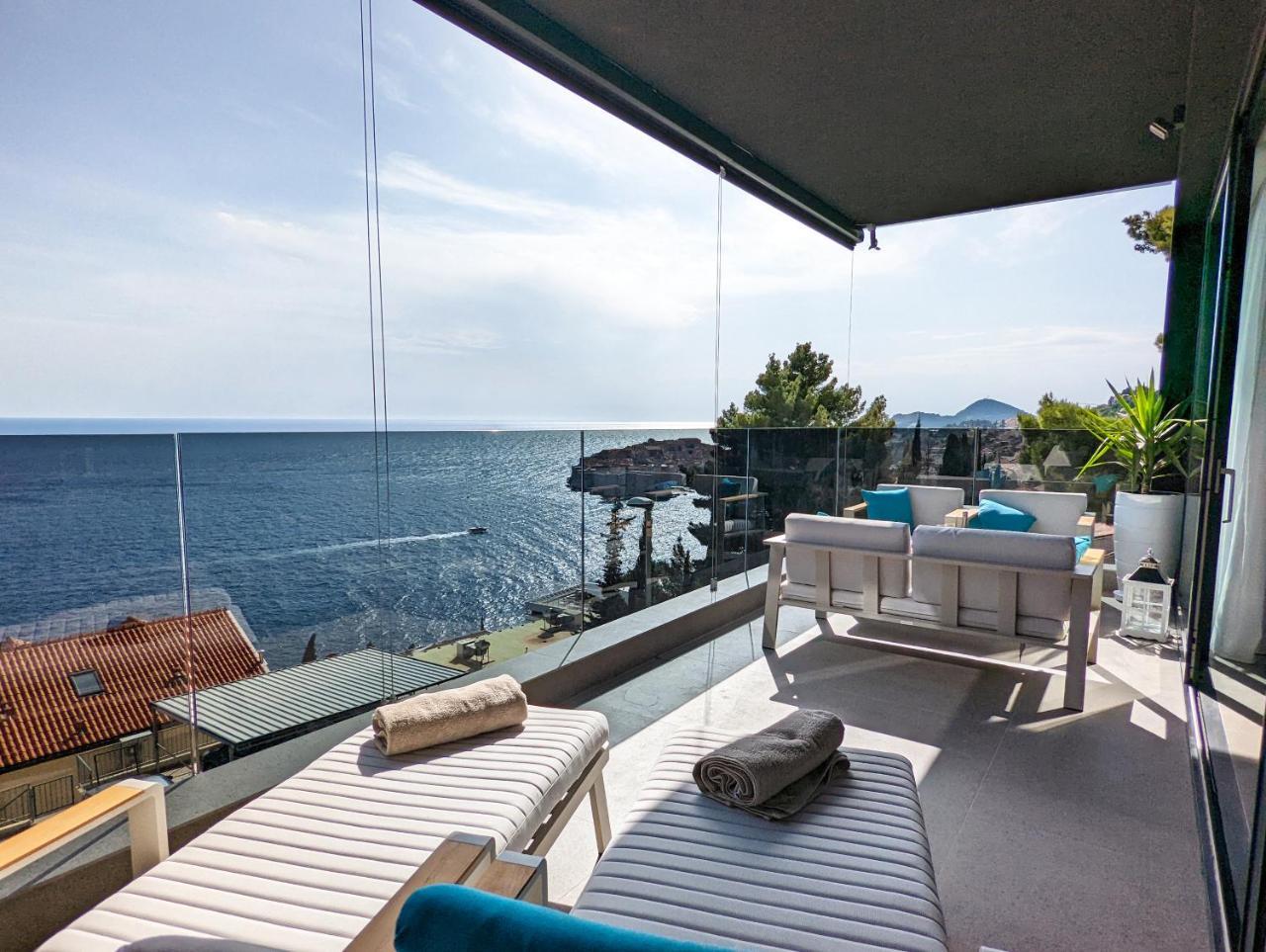 Beyond Breathtaking Modern Residence Sir. Perfect