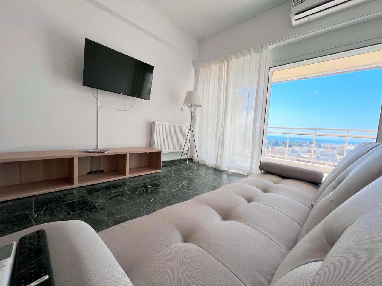 Krystalli 3br Apartment In Voula by S