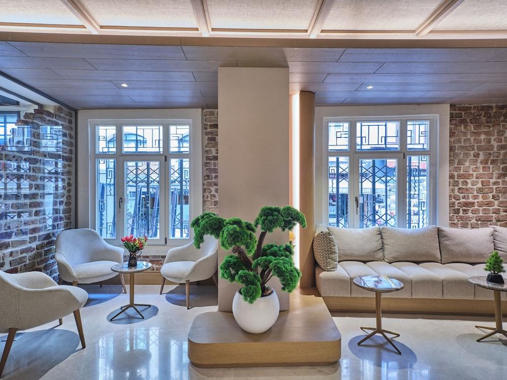 Four G Hotel Premium