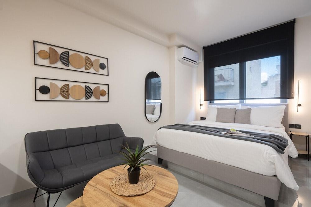 Liv Prime Central Athens Studio S8-2a