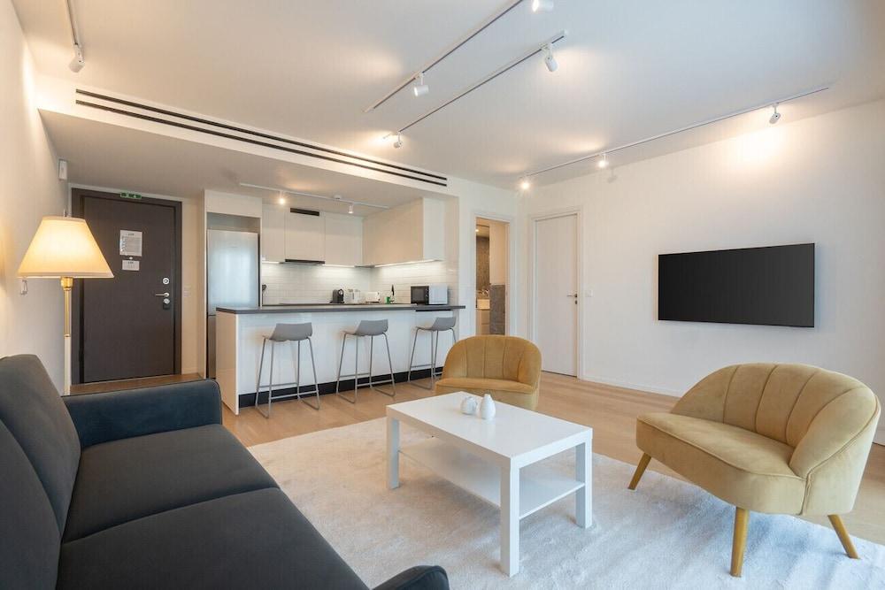 Liv Athinum 1 Luxury Apartment 1b
