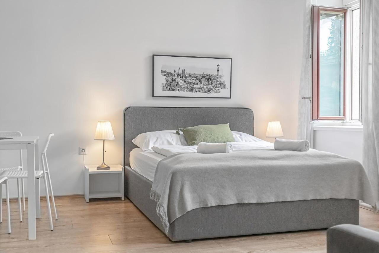 Attractive 2 Br Apt. Near Vienna Akh Ideal For All