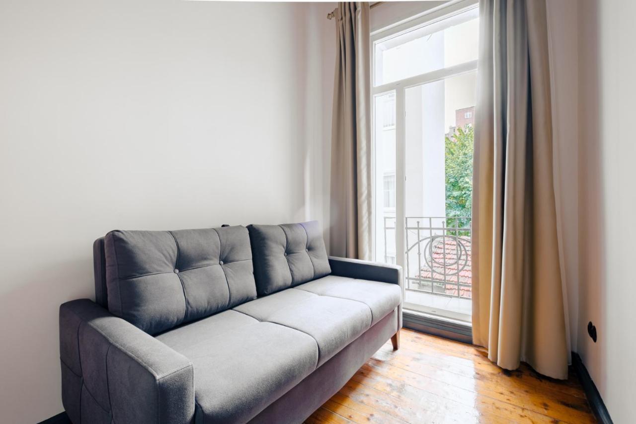 Cozy Flat With Balcony Near Istiklal Avenue