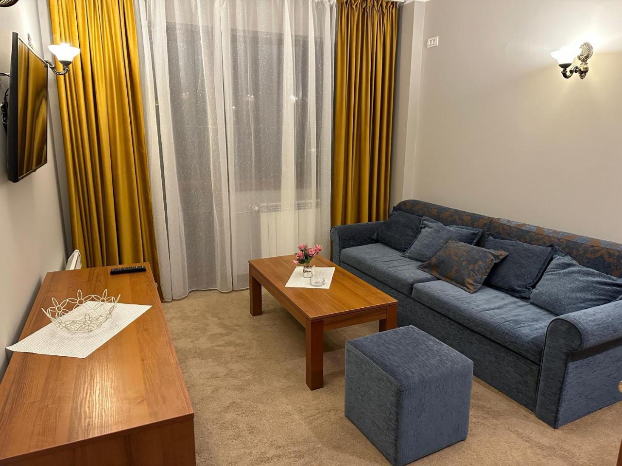 Anna Apartment Near Gondola