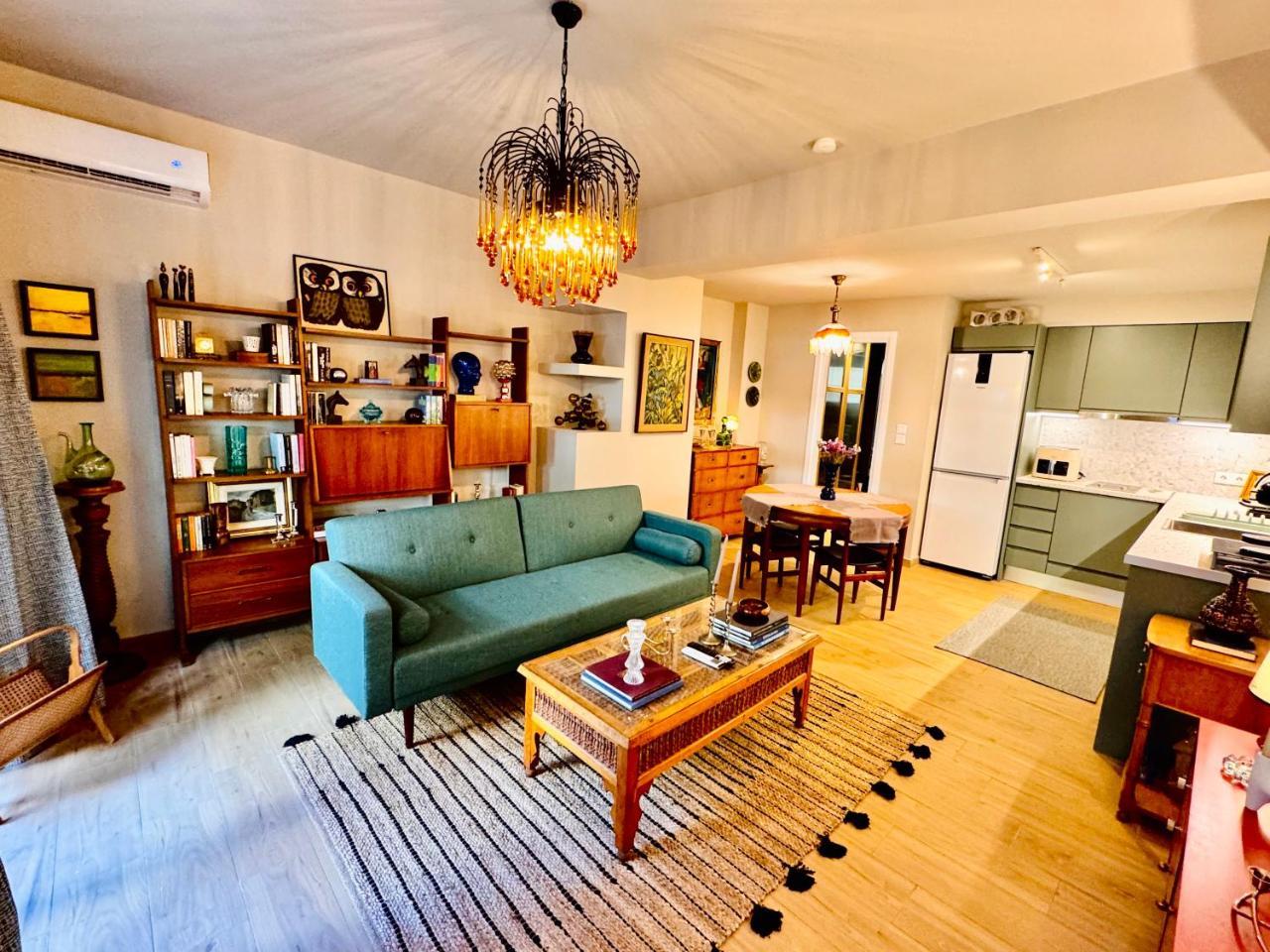 70's Vintage Hideaway Appartment