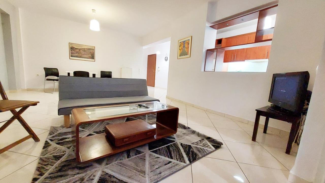 Large 2 Bd Apartment In Athens