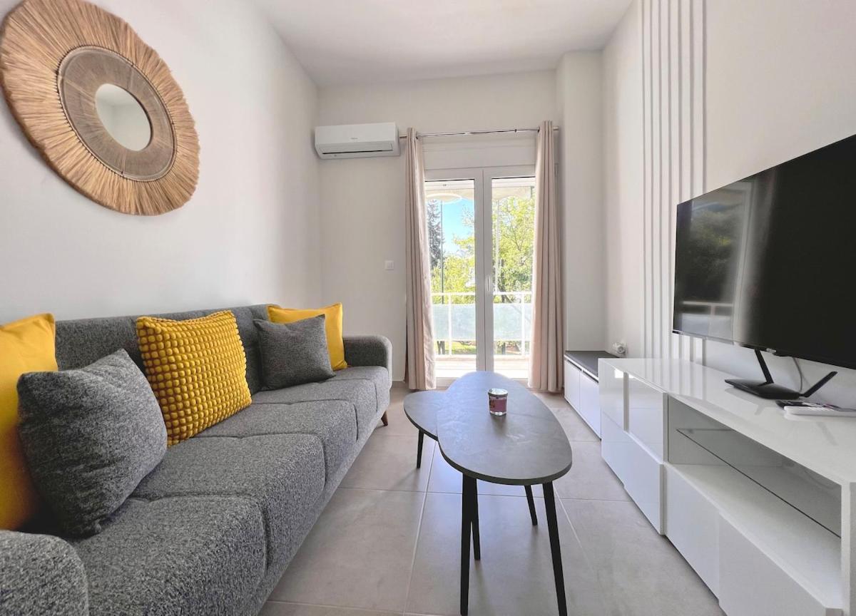 Downtown Bliss Piraeus Street by S