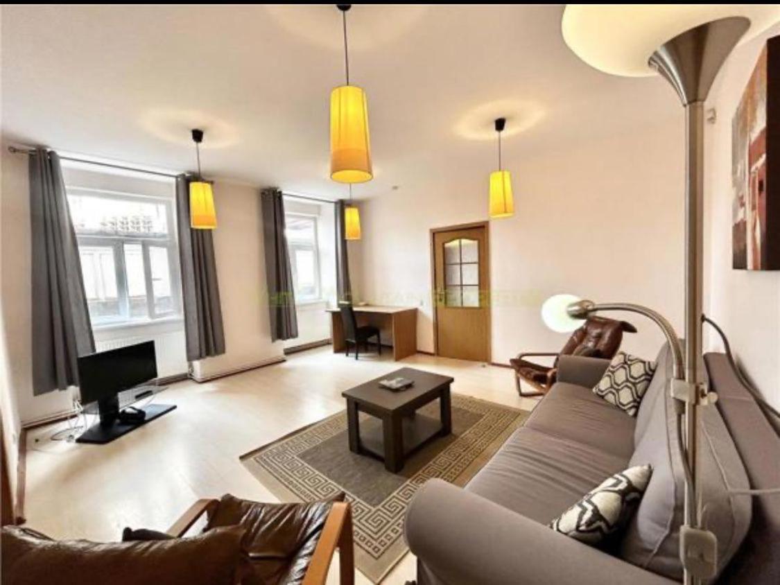 Spacious Apartment In The Historic Center Brasov