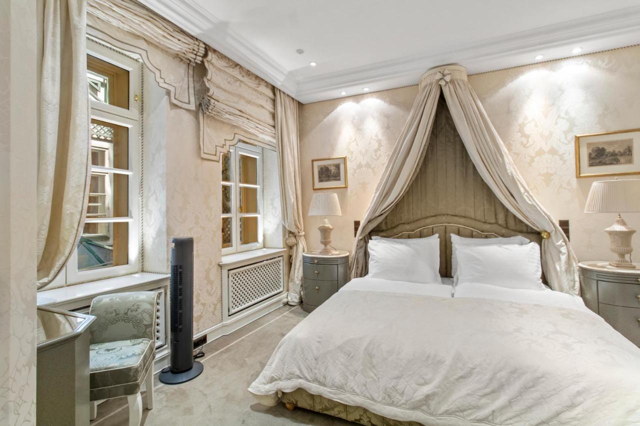 Feel History & Enjoy Luxury