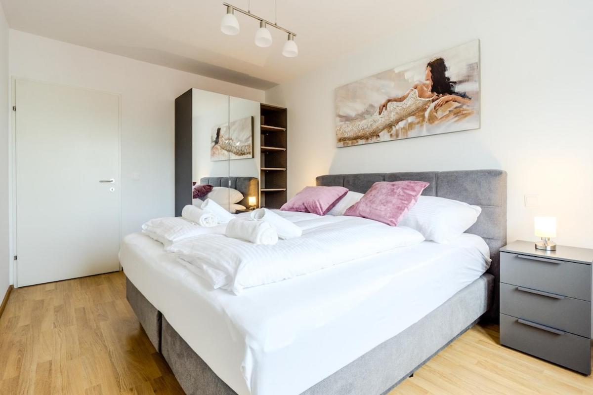 Cozy Apartment In A Green Location With Parking & Balcony