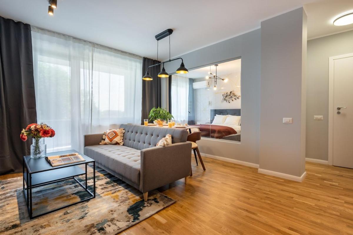 2br Gem With Breathtaking Views & Balcony Bliss