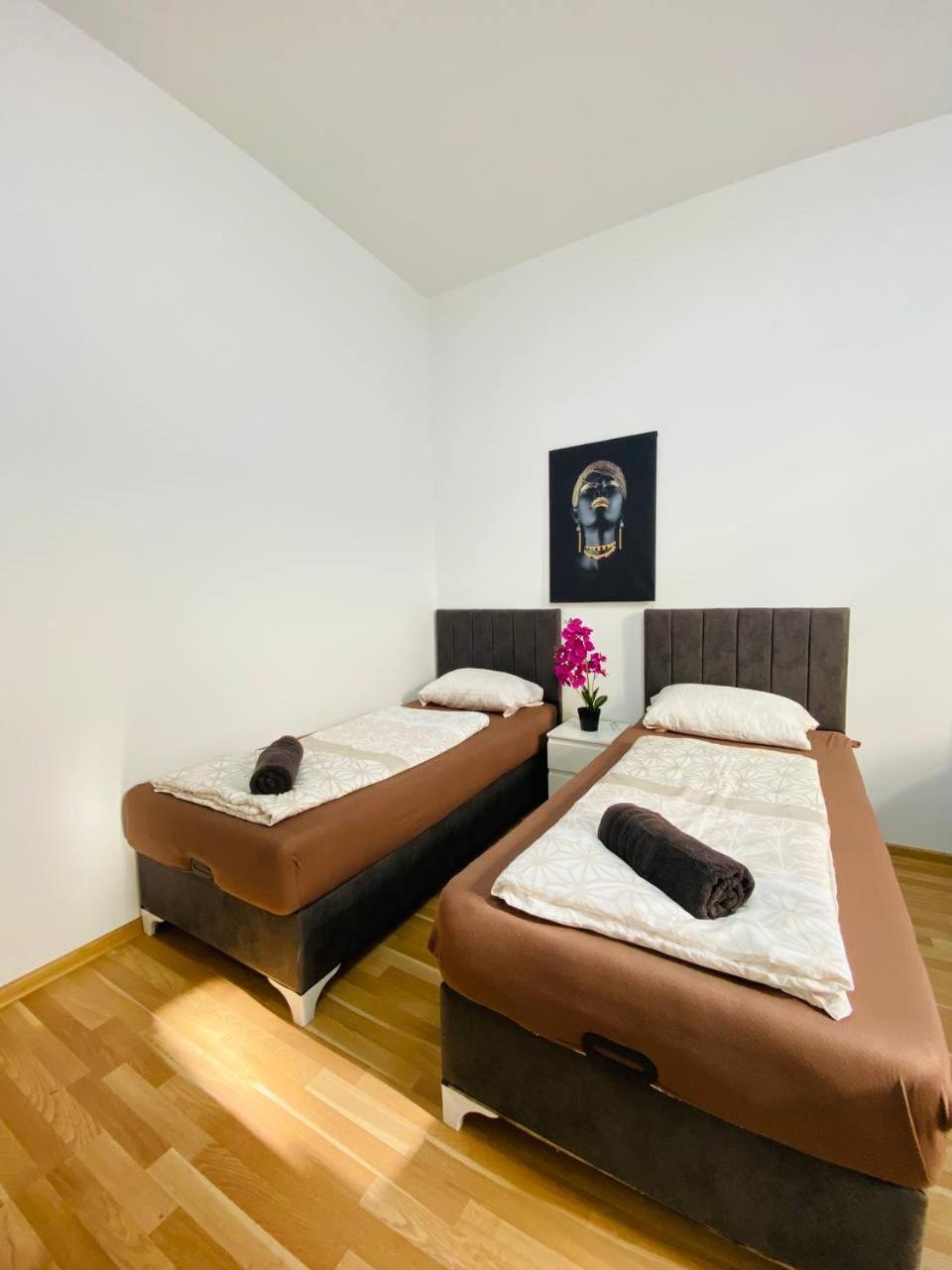 Family Apartment Near Schonbrunn Palace Hl3