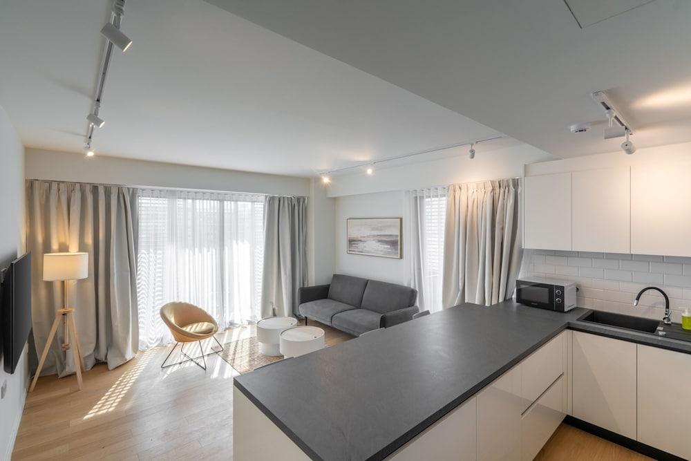 Liv Athinum 1 Luxury Apartment 3a