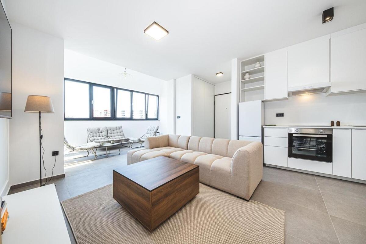 Flex Selfcheckins 185 2 Bedrooms Parking Balcony