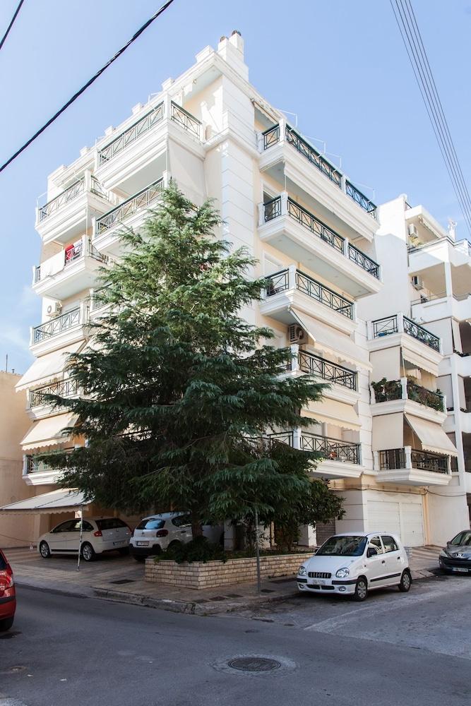 Cozy Apt In Peristeri Near Metro Station