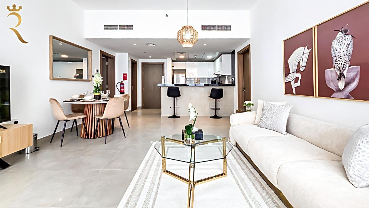 Blush & Beige 2br Haven -chic Poolside Escape