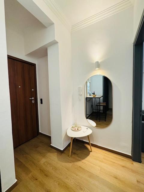 B & G In The Center Of Patras