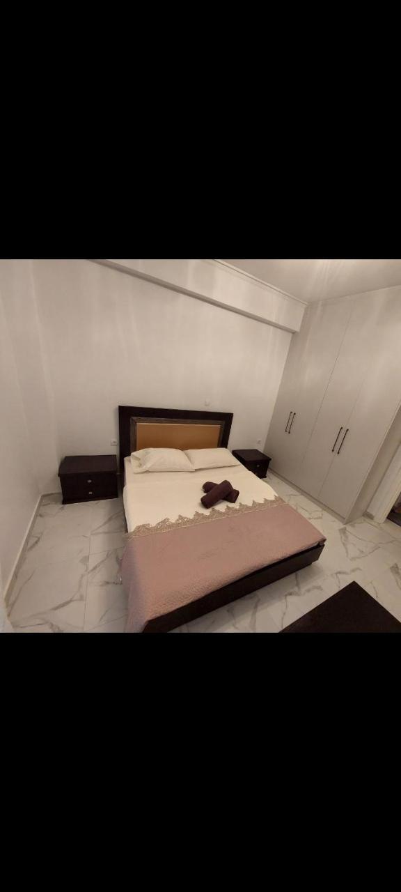 Victoria Square Apartment