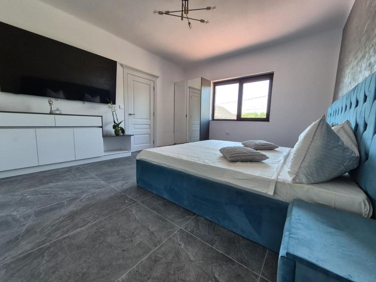 Casa Marisor Gradina Botanica