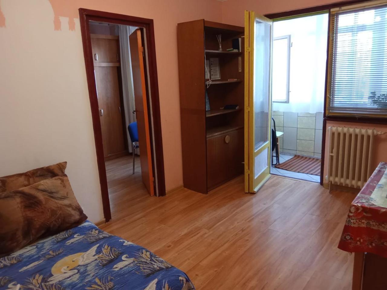 Budget-friendly 2br Apartment Near Mamaia With Free Ac
