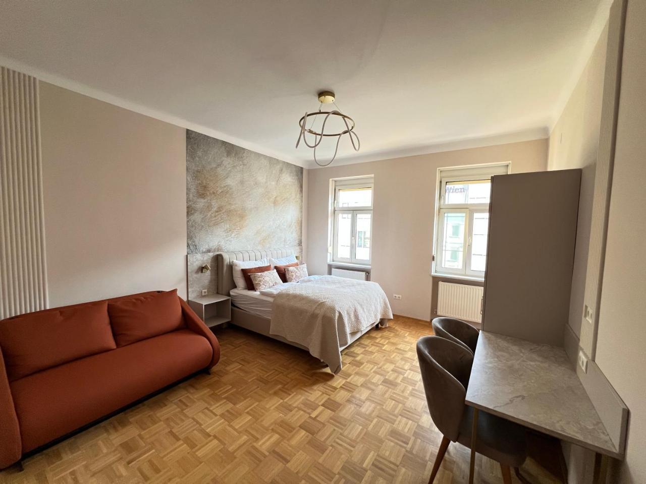 Near Schonbrunn I 1 Min To U6 Niederhofstrae