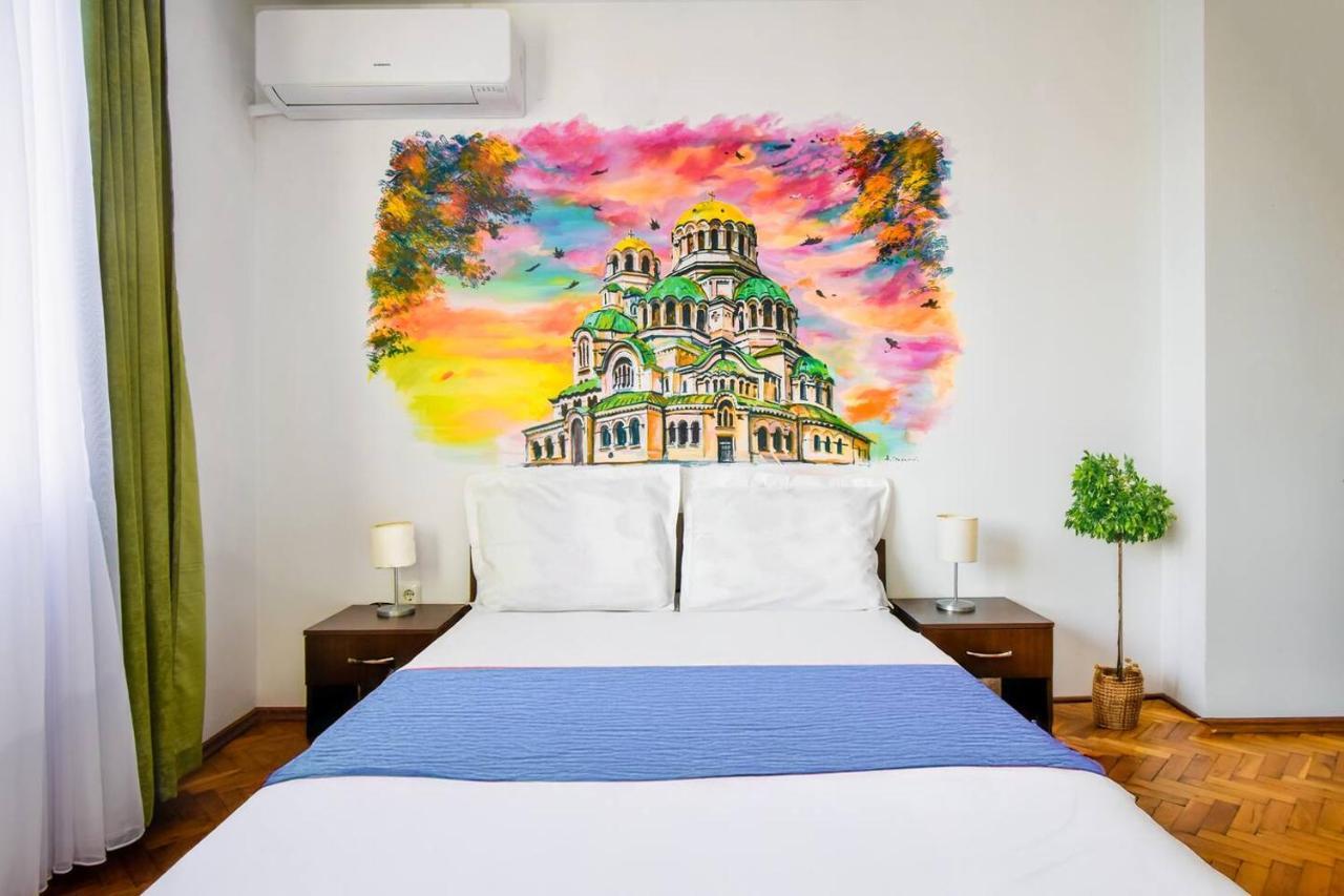 Spacious 3br In The Center Kitchen Smart Tv's