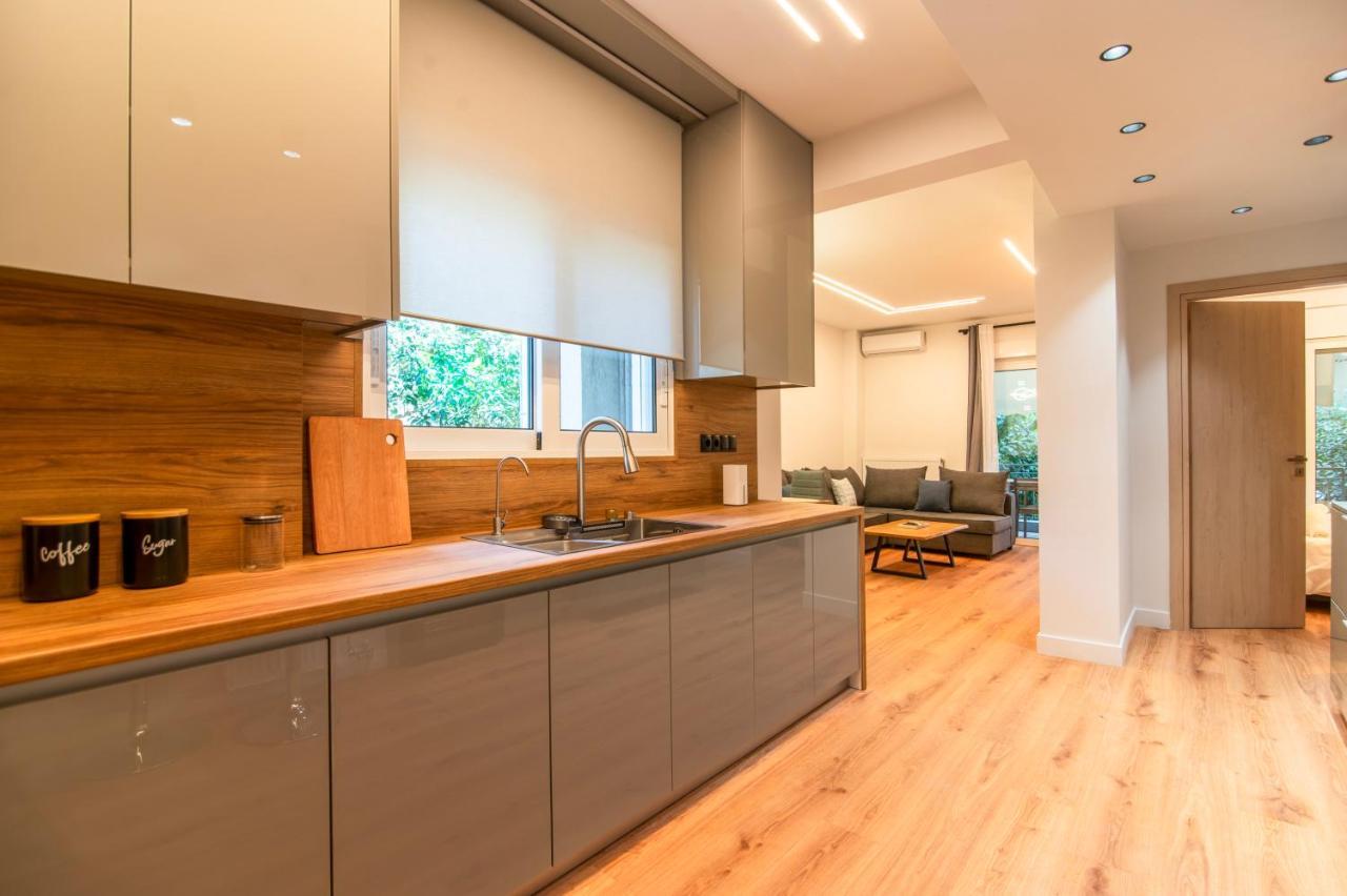 Cozy 2-bedroom by Flisvos Marina