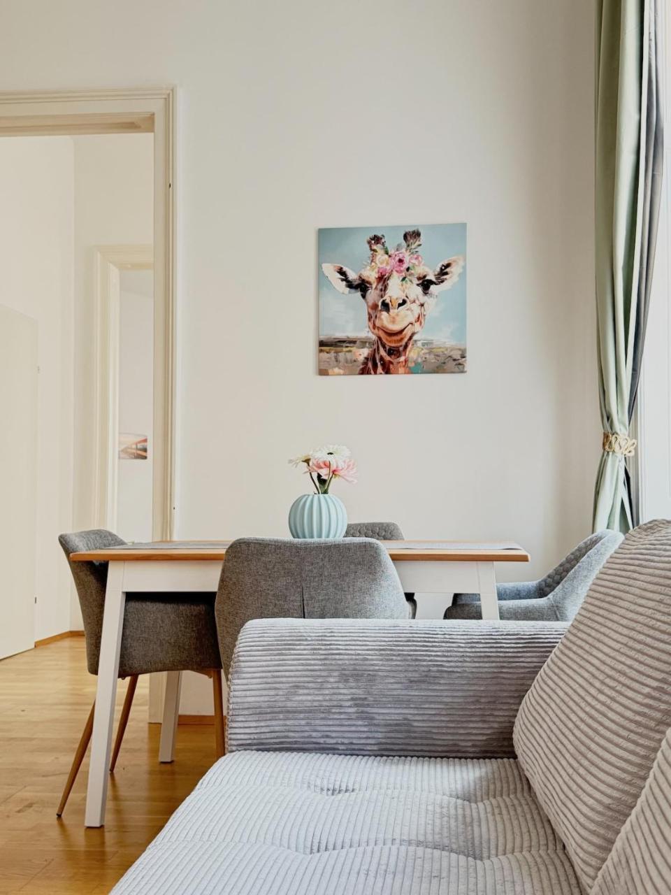 Sunny Flat Park City Nearby