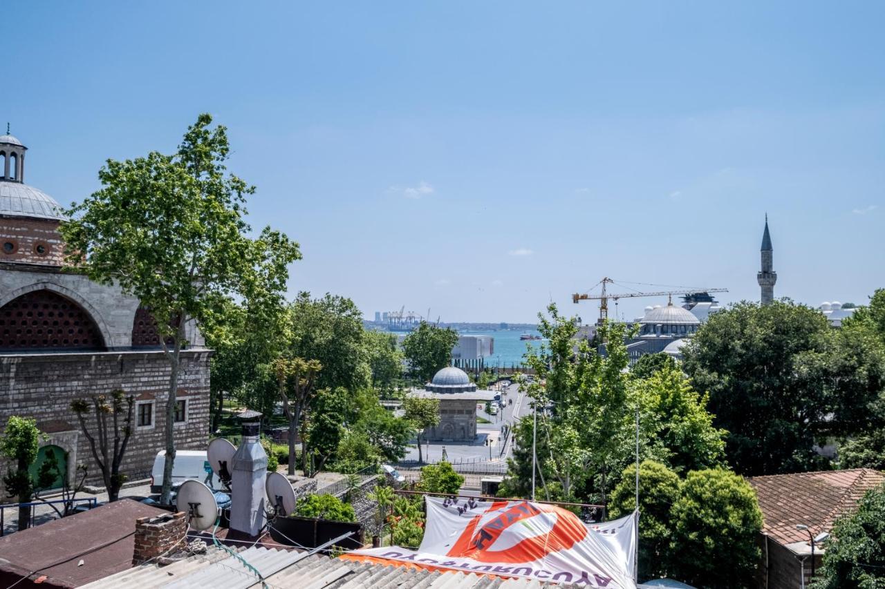 Spacious One Bedroom Apartment With View & Elevator