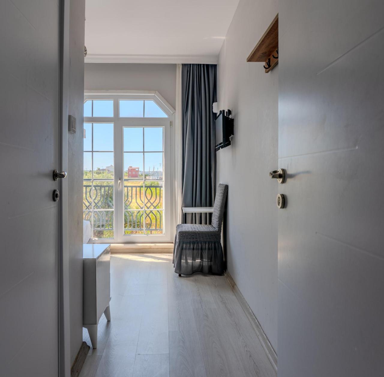 Istanbul Airport Holiday Beach Hotel