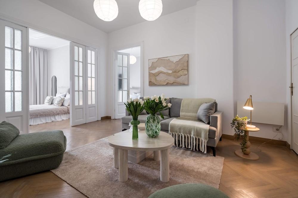 Calea 3br Victoriei Stunner Two Living Rooms Balconies On The Avenue