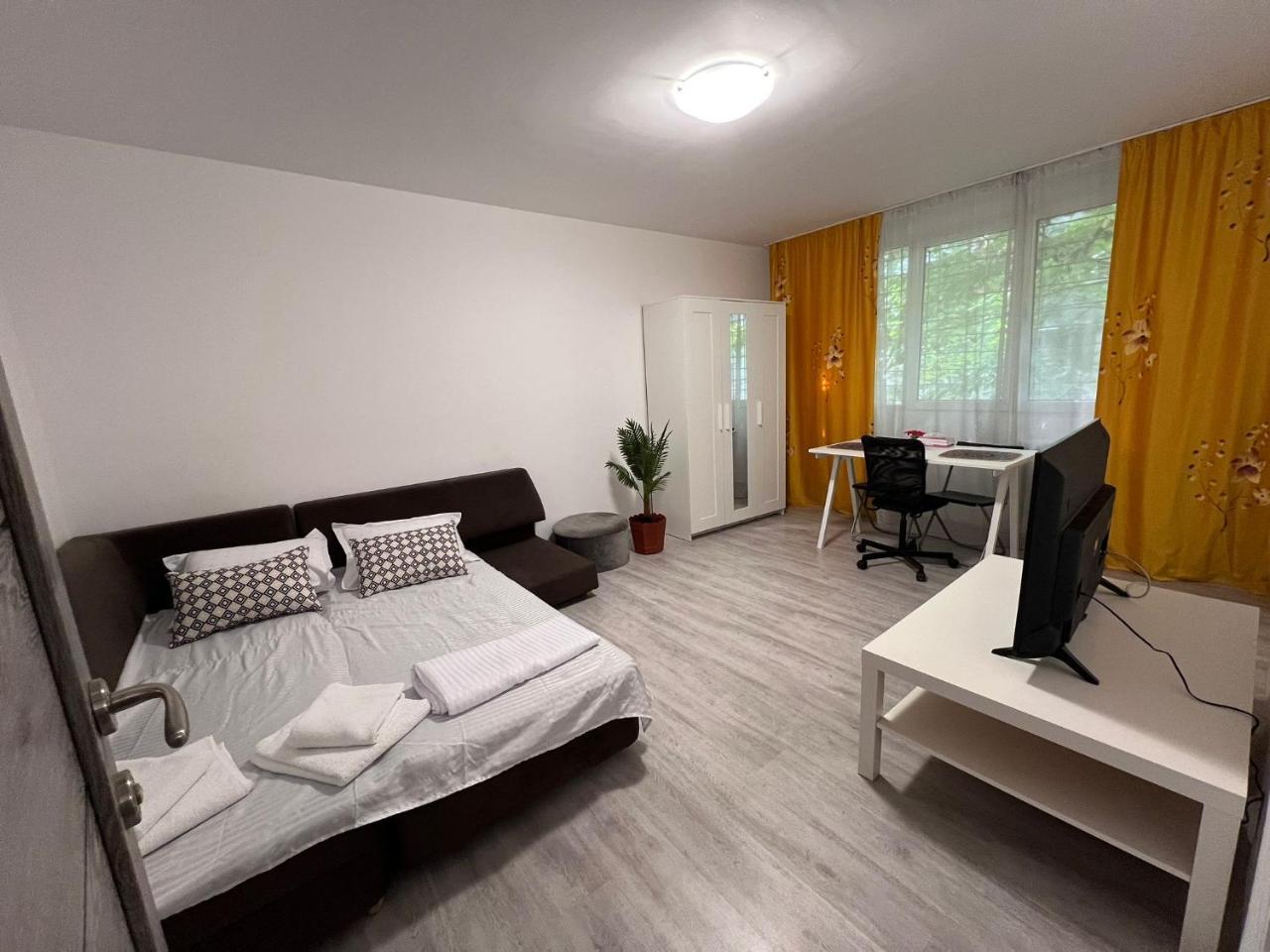 Garsoniera Langa Spital Bagdasar,obregia Si Institutul Pentru Ordine Publica