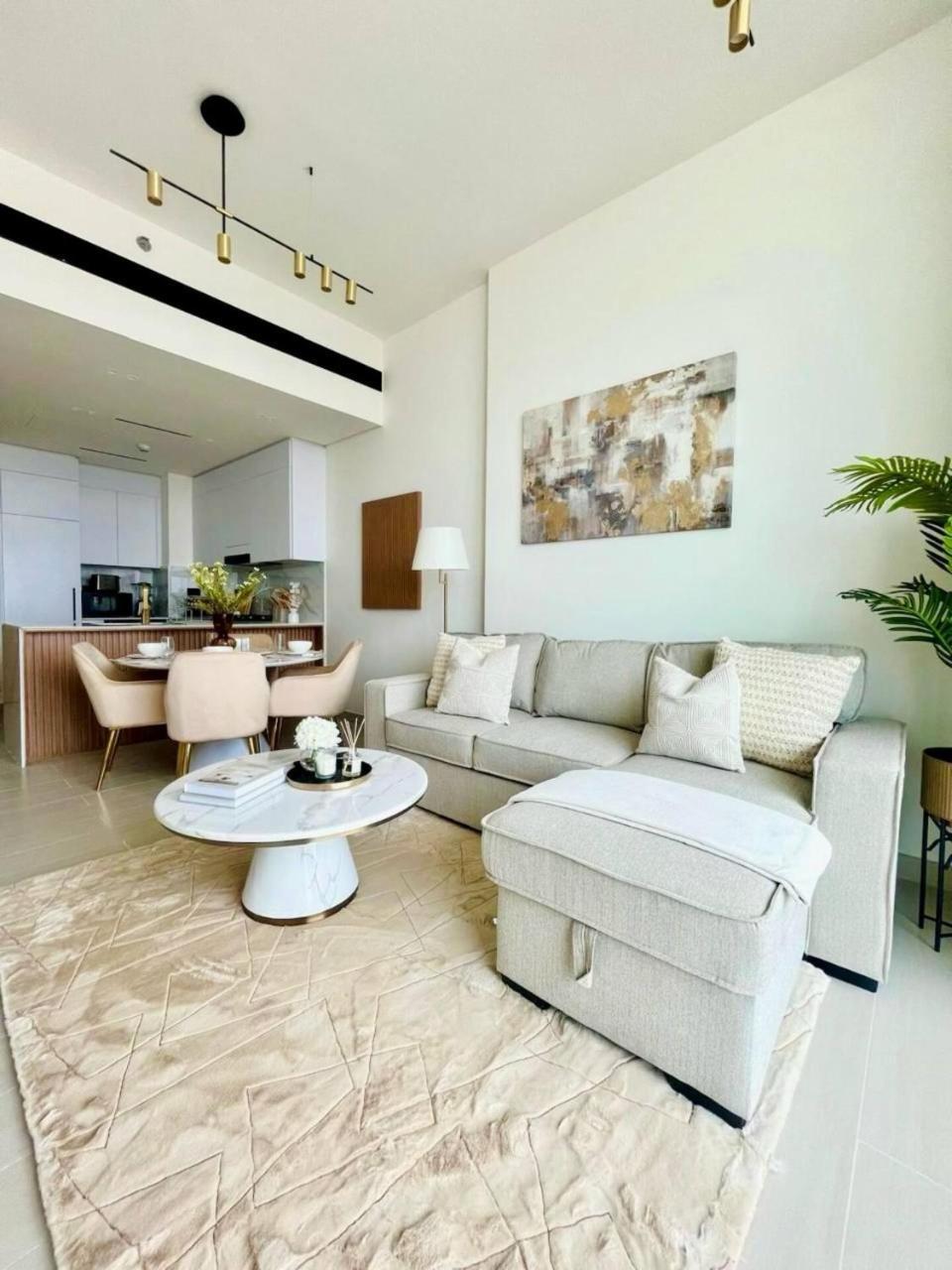 Stylish 1br in Jvc Balcony, Pool & Free Parking
