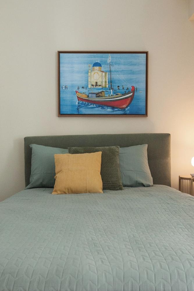 Neos Kosmos Gem W Acropolis View Balcony