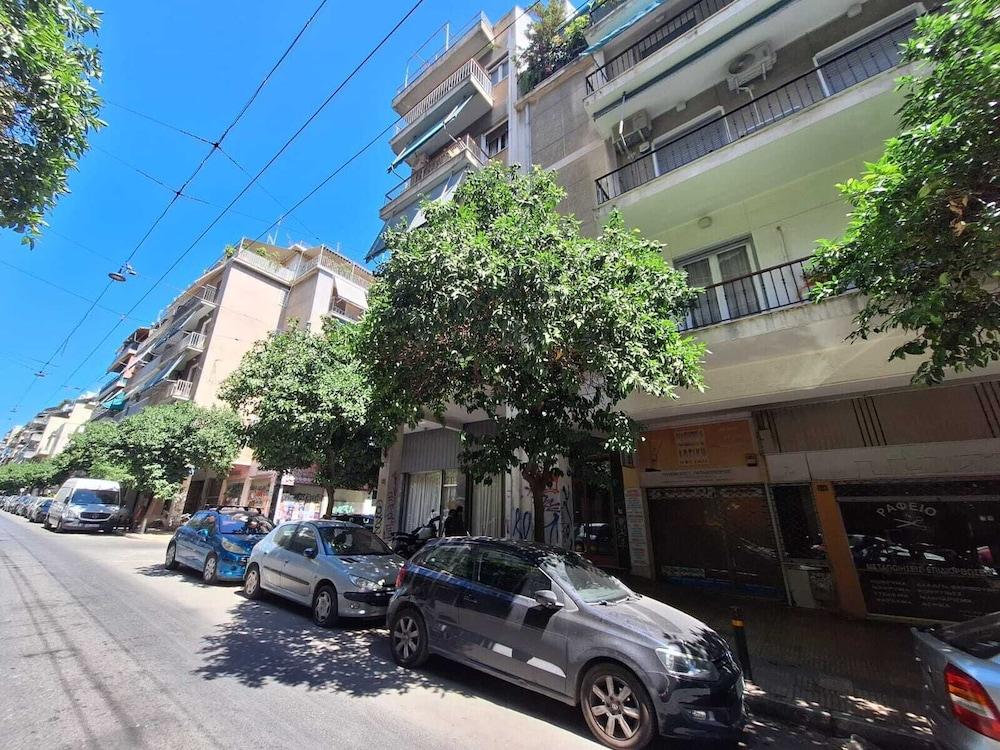 Theai 1-bedroom Apartment In Athens