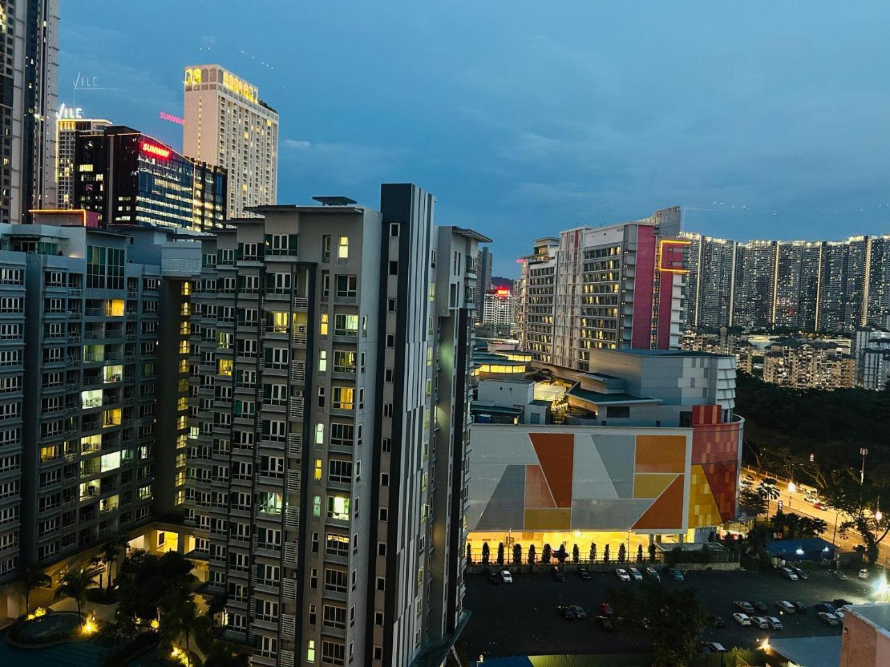 V Residence Suites, Sunway Velocity by Rasbo Galaxy Suites