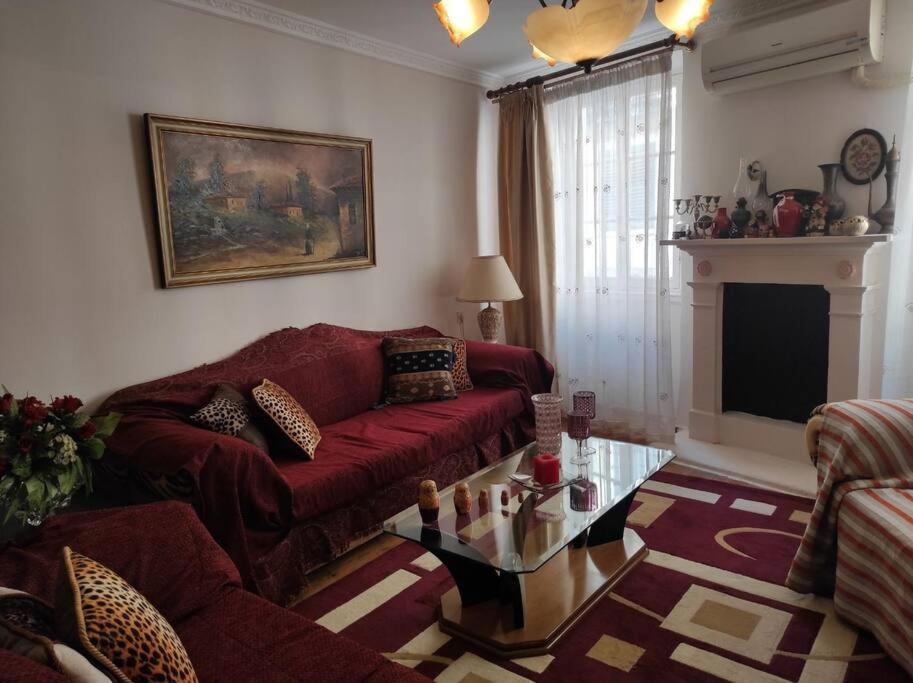 Spiros Old Town Apartment